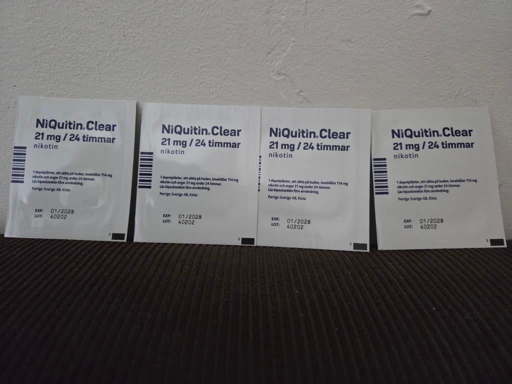 4 stuks NiQuitin Clear 21 mg / 24 uur nicotinepleisters, Ophalen of Verzenden, Nieuw