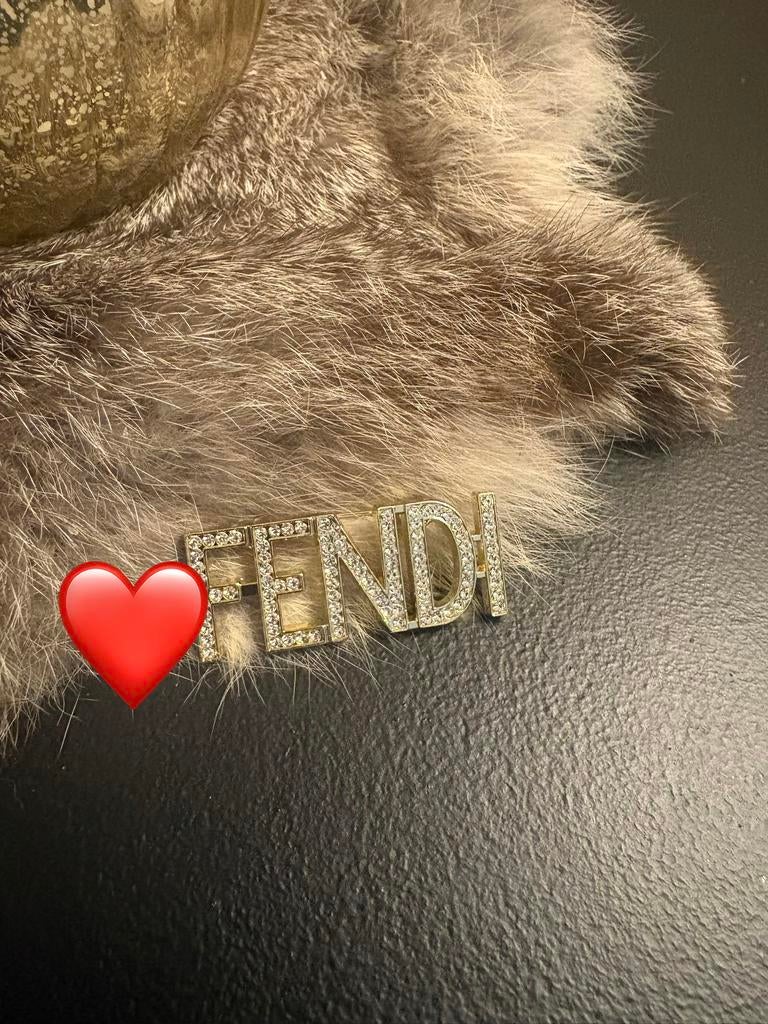 Nieuwe logo broche., Ophalen of Verzenden, Nieuw, Goud, Overige materialen