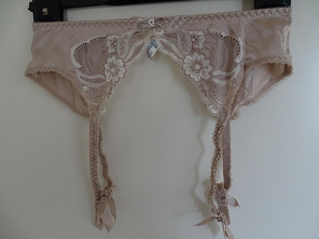 Gossard jarretelgordel Satijn met Kanten bloemmotief  Maat L, Kleding | Dames, Ondergoed en Lingerie, Gossard, Ophalen of Verzenden