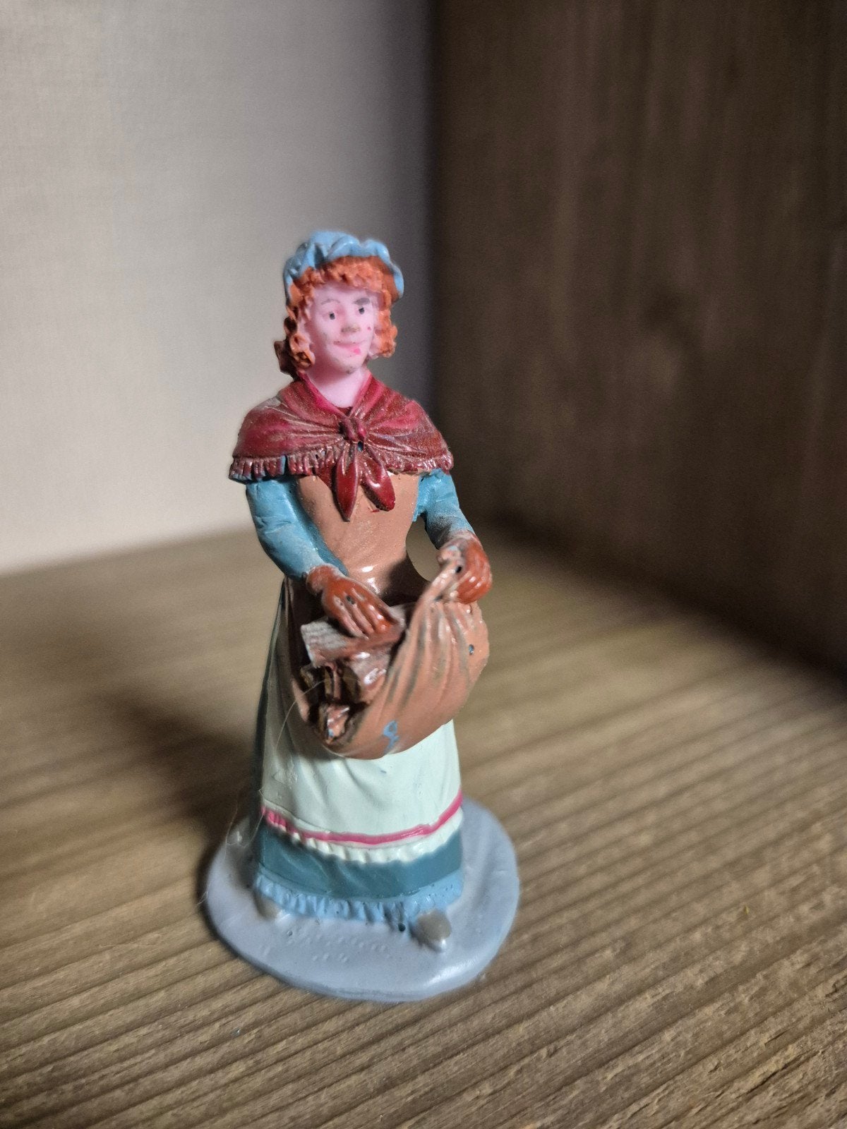 Lemax figuur 4 kerstdorp kersthuisjes, Ophalen of Verzenden, Zo goed als nieuw