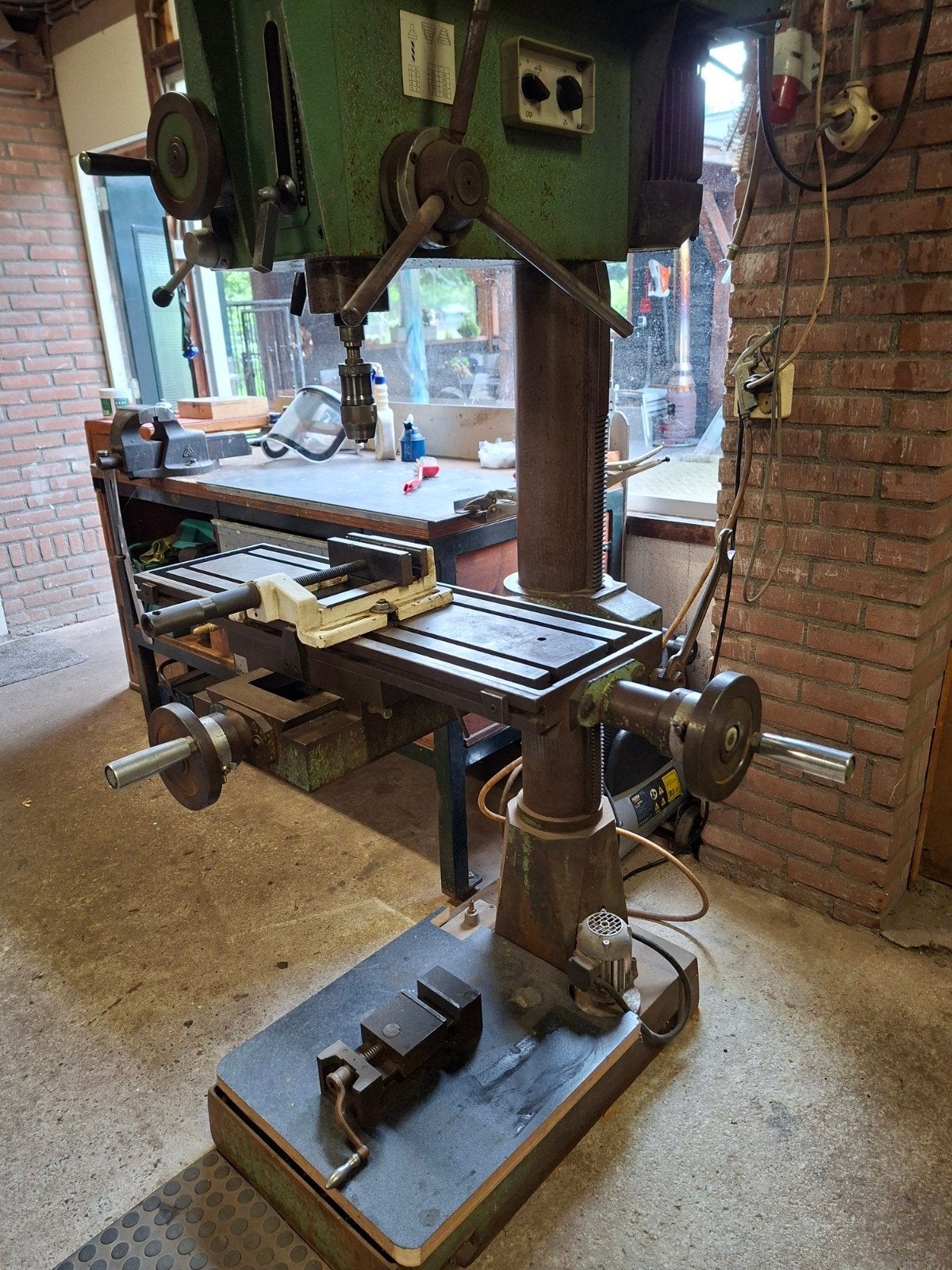 Super Condor  TNW Kolomboormachine met kruistafel, Ophalen