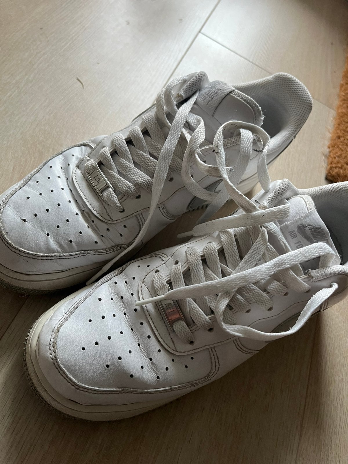 Nike maat 42,5 (US 9), Kleding | Heren, Schoenen, Ophalen, Gedragen, Wit, Sportschoenen