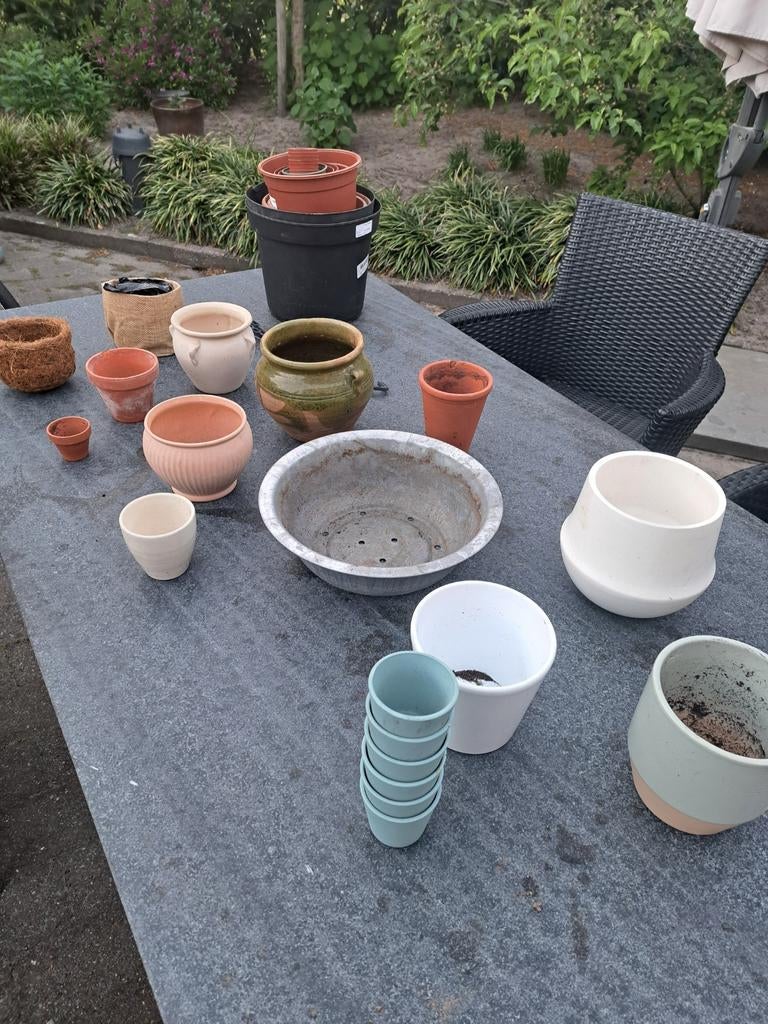 Gratis potjes, Tuin en Terras, Bloempotten, Ophalen