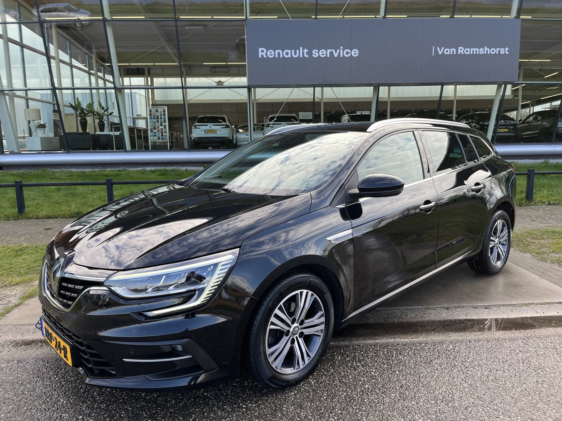 Renault Mégane Estate 1.3 TCe Techno 140PK Automaat / Deale, Auto's, Renault, Automatische klimaatregeling, Gebruikt, 4 cilinders