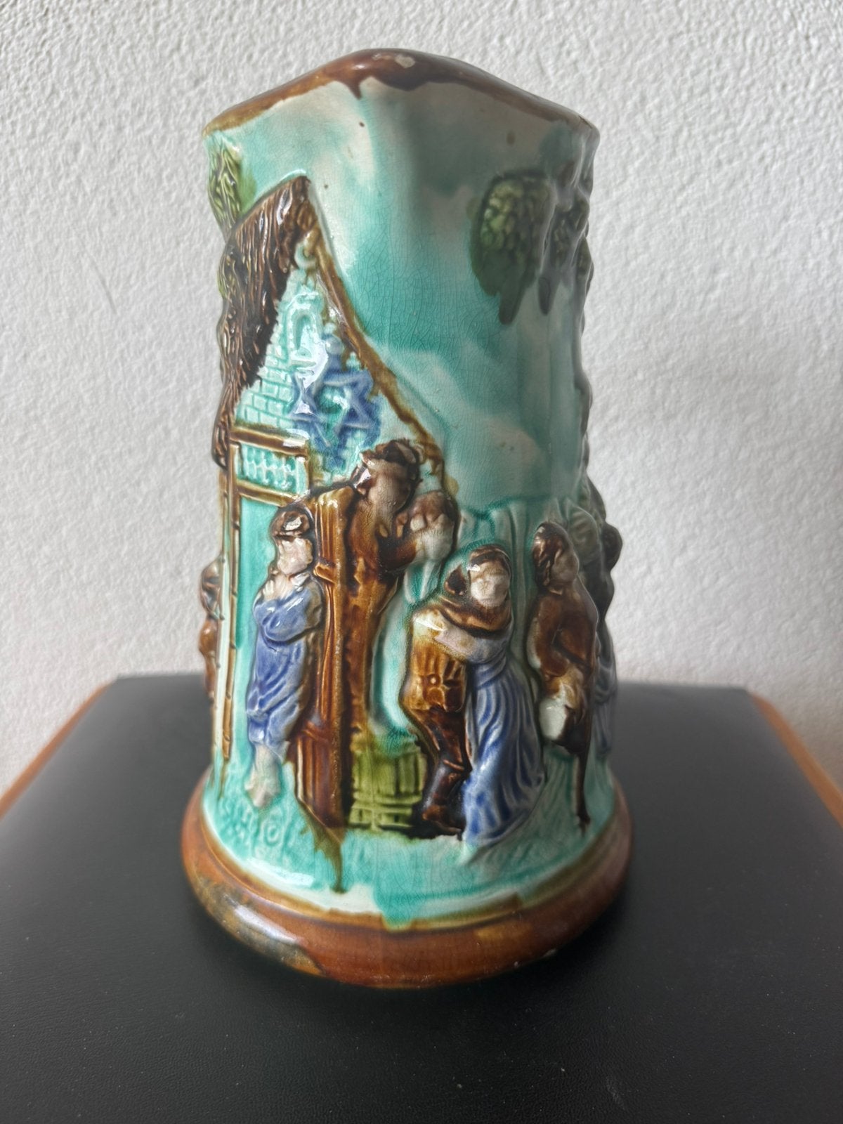 Foto 4 van Mooie Antieke majolica/barbotine maker; Mouzin Leach & Cie