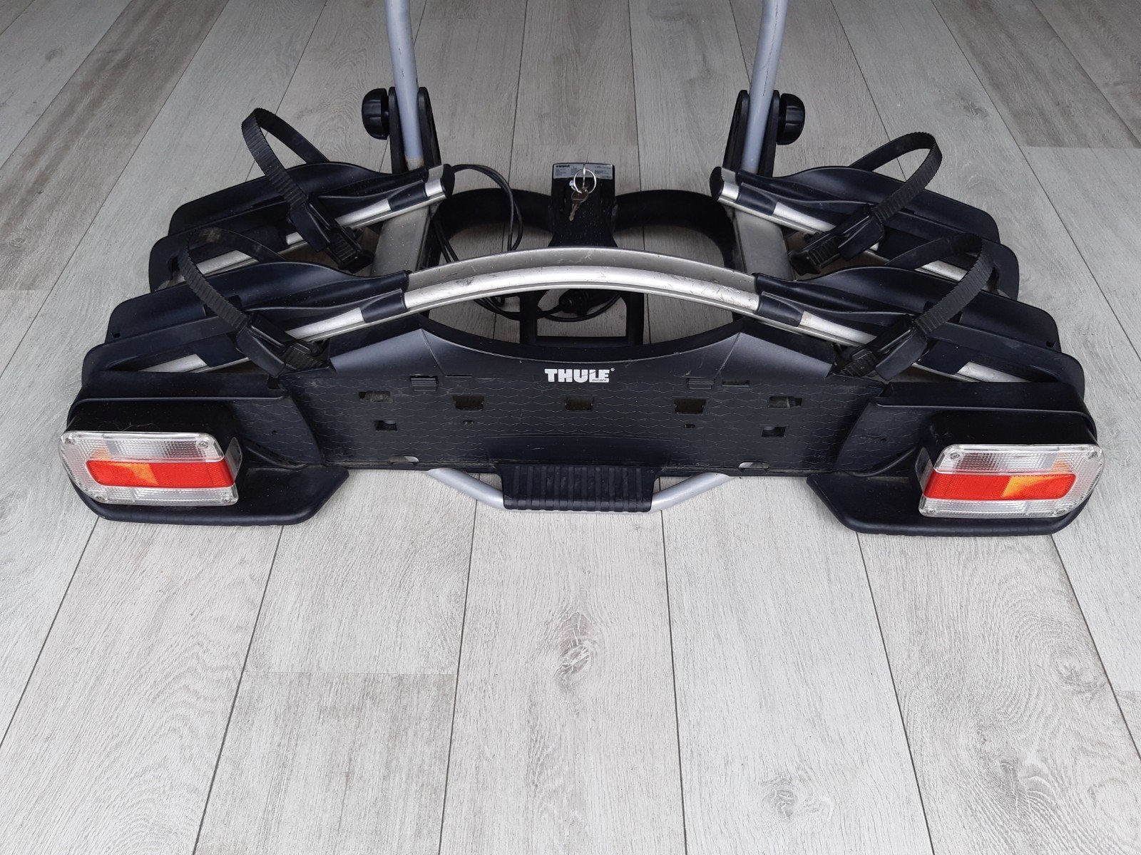 Thule fietsendrager voor op de trekhaak kantelbaar, Auto diversen, Ophalen, Zo goed als nieuw, Trekhaakdrager, Brede banden