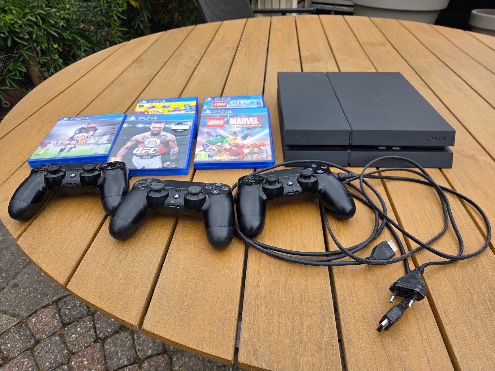 PS4 Original met 3 controllers en 5 games, Ophalen, Original, Met 3 controllers of meer, 500 GB