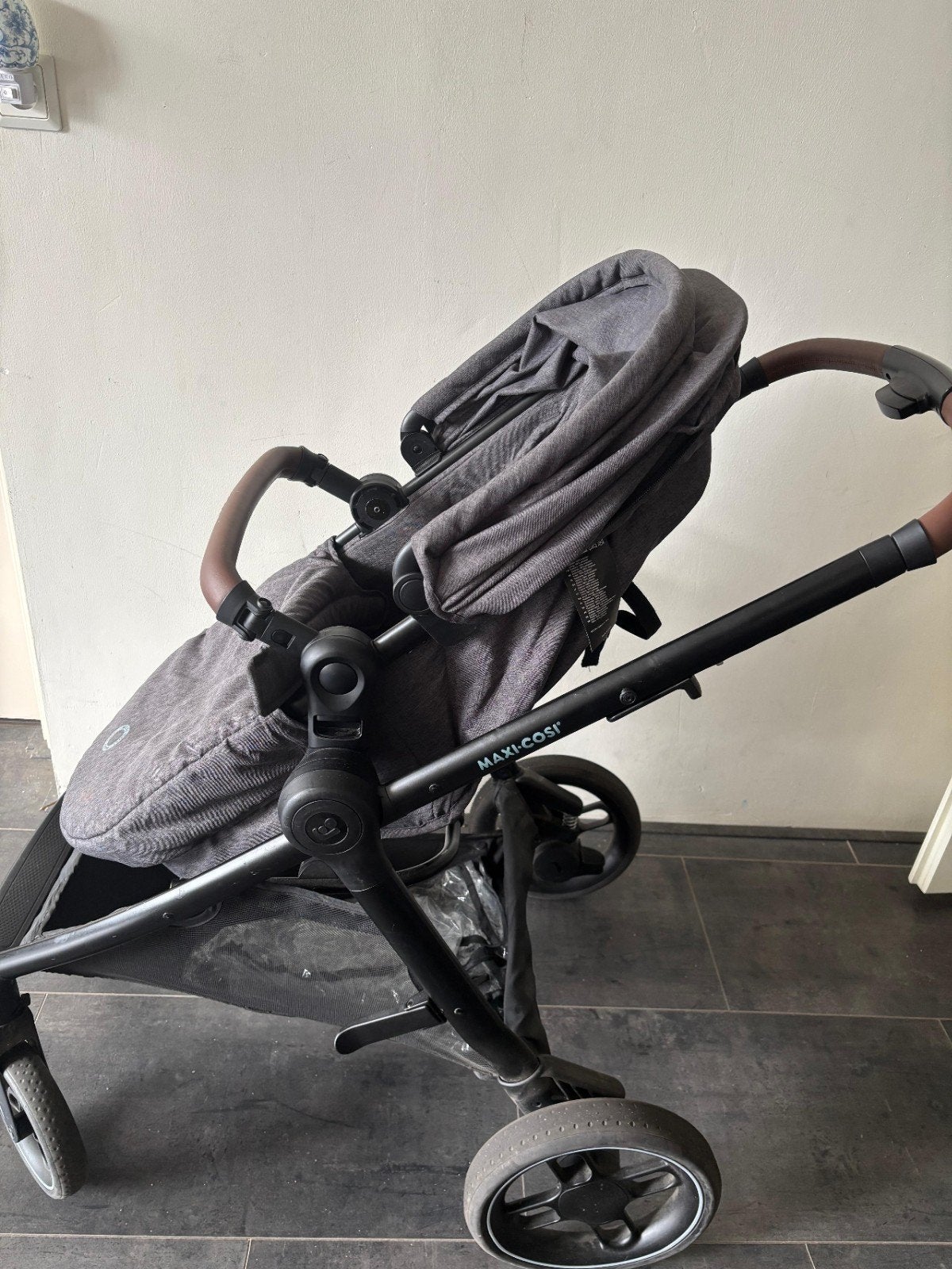 Maxi Cosi Zelia S kinderwagen met reiswieg + regenhoes, Ophalen, Zo goed als nieuw, Combiwagen, Met reiswieg