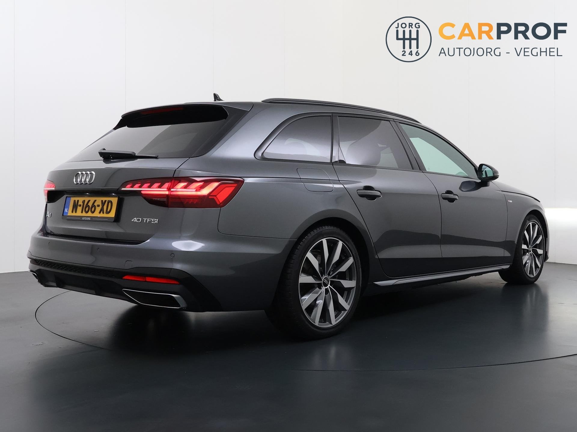Audi A4 Avant 40 TFSI S- Line 2.0 TFSi 204 PK Competition NL, Gebruikt, 4 cilinders, 1984 cc, Origineel Nederlands