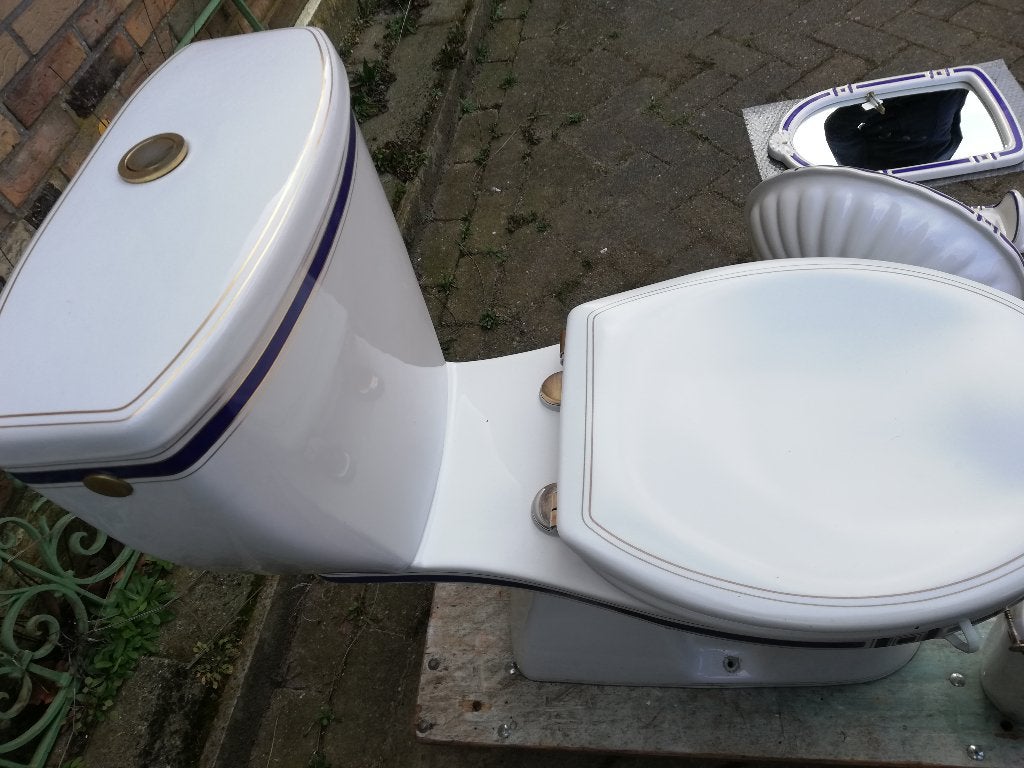 Toilet, Decor royal blue goudkleurig afgebiesd, Ophalen