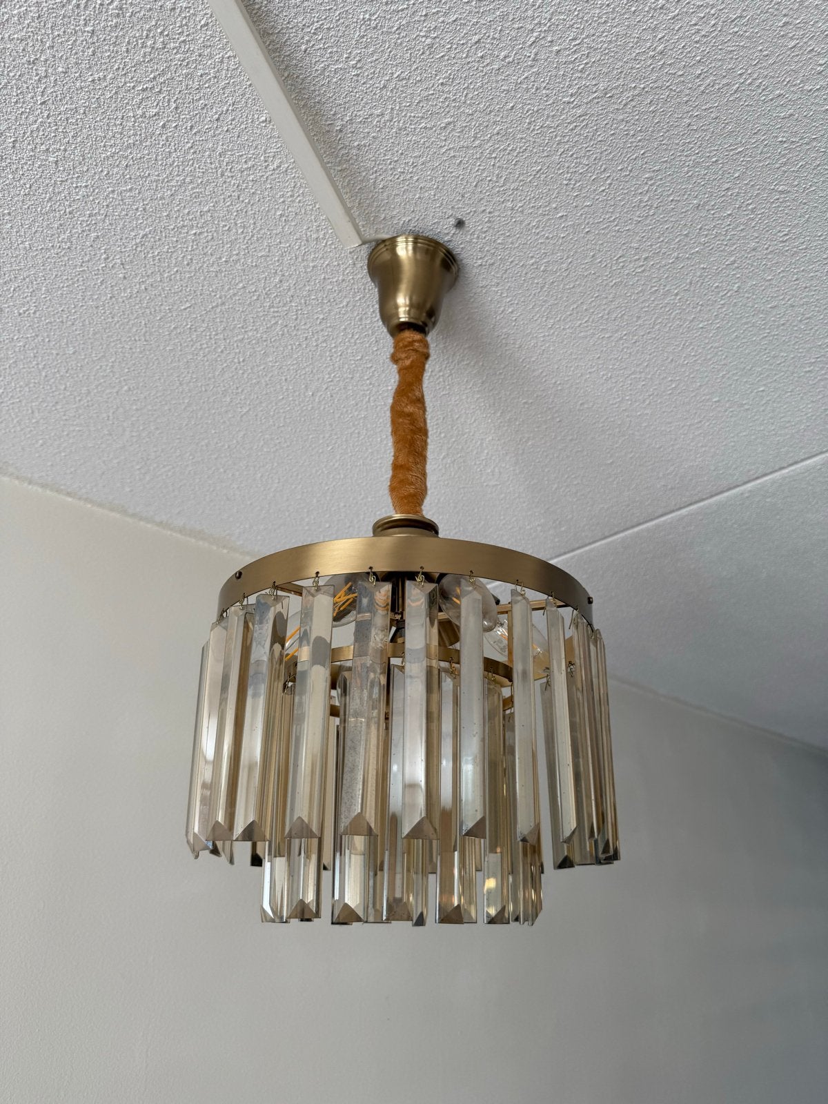 Elegante gouden hanglamp met kristallen, modern design, Ophalen, E27 (groot), Minder dan 100 cm, Glas