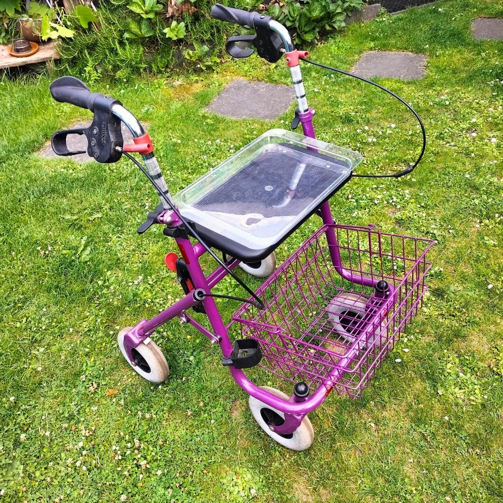 Mooie paarse rollator Compleet met mandje en dienblad, Ophalen, Lichtgewicht, Gebruikt