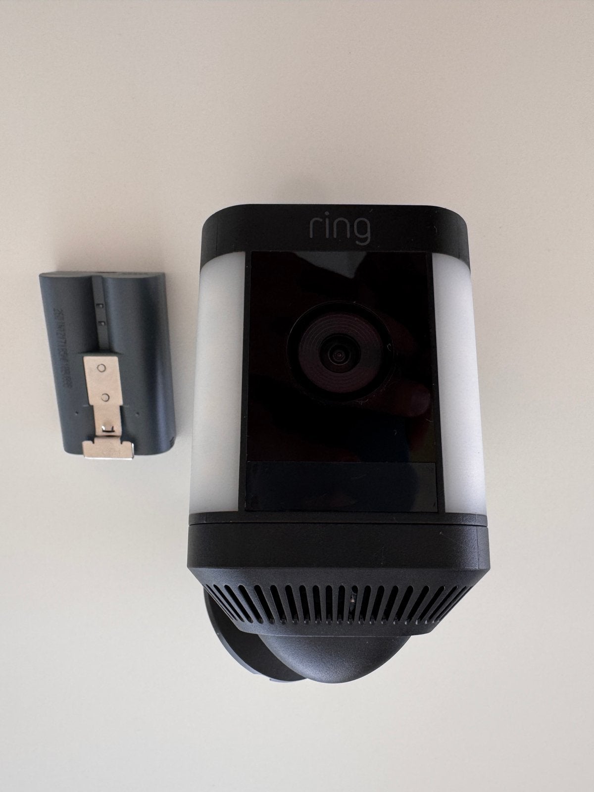 Ring Spotlight Camera Plus Batterij, Ophalen of Verzenden, Zo goed als nieuw
