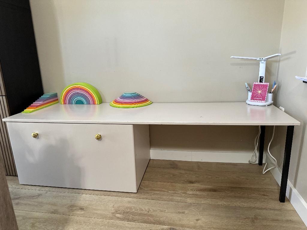 Smastad Speelgoedkist met tafel incl tafelblad, Kinderen en Baby's, Kinderkamer | Commodes en Kasten, Gebruikt, Kast, 50 tot 70 cm