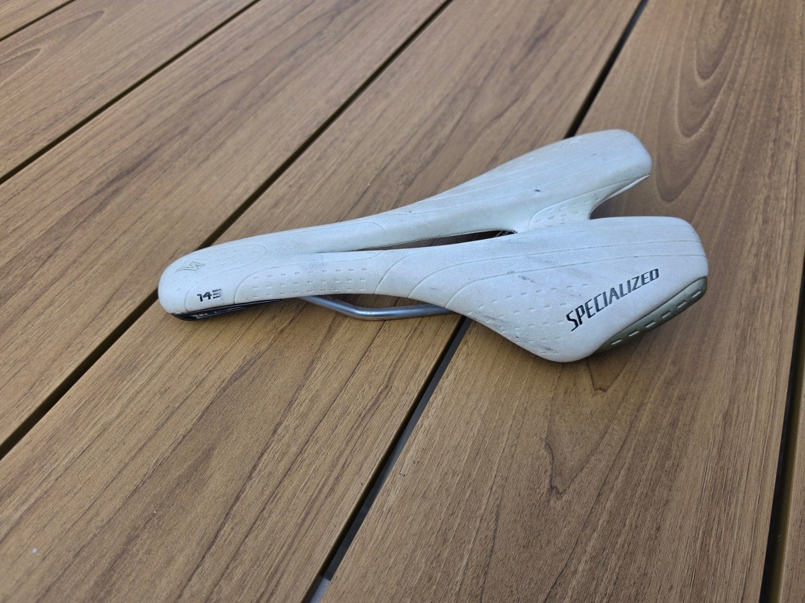 Specialized 143 fietszadel - Wit, Gebruikt, Minder dan 45 cm, Ophalen of Verzenden, Gebruikt