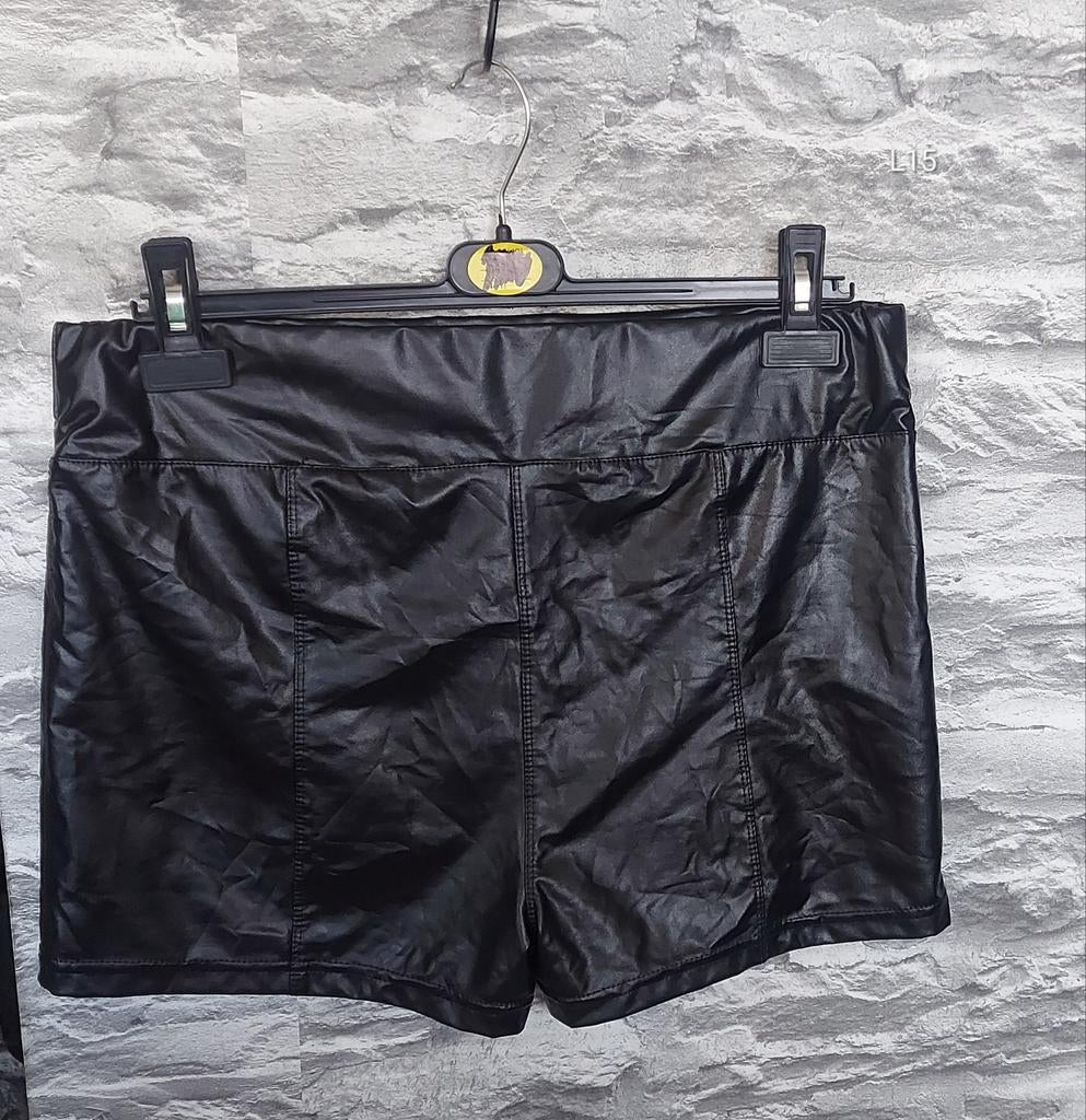 Kinky wetlook short XXL, Kleding | Dames, Kort, Zwart, Maat 46/48 (XL) of groter, Ophalen of Verzenden