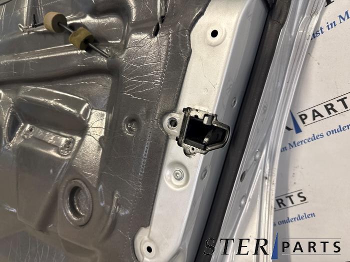 Portier 4Deurs rechts-voor van een Mercedes CLS-Klasse (775), Auto-onderdelen, Carrosserie en Plaatwerk, Gebruikt, -, Deur, Ophalen of Verzenden