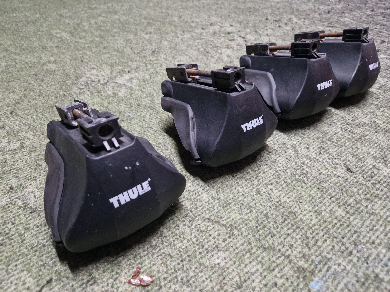 Thule adapter kit Renault Megane met dakrail, Auto diversen, Dakdragers, Ophalen of Verzenden