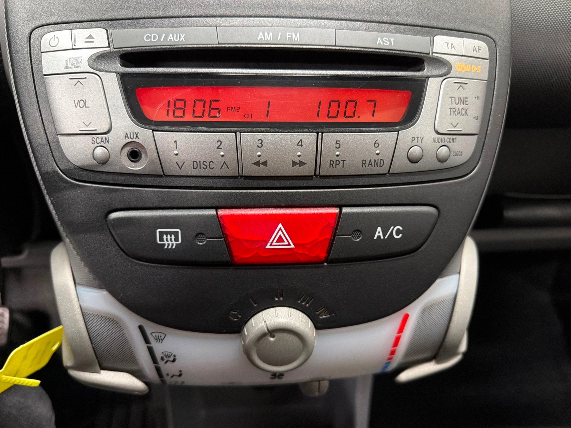 Foto 11 van Toyota Aygo 1.0-12V + Nap/Airco/5Drs/APK 10-2027!