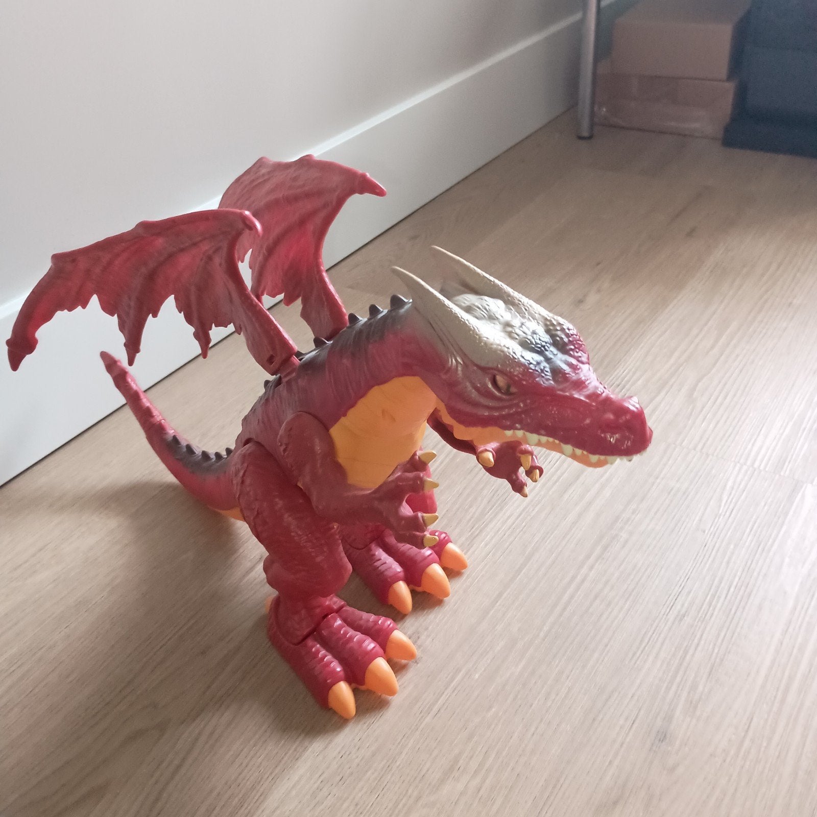 Interactieve Draak: Loopt en Maakt Geluiden, Ophalen of Verzenden, Zo goed als nieuw