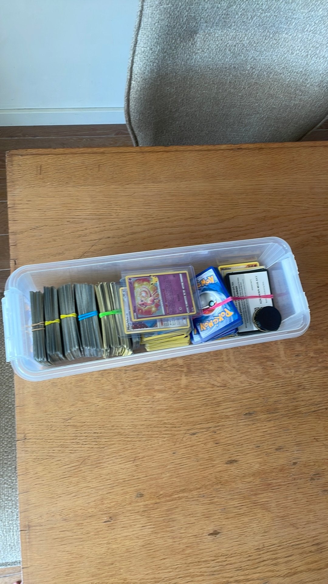 Pokemon kaarten van verachillende sets+holos en V kaarten, Ophalen of Verzenden, Zo goed als nieuw