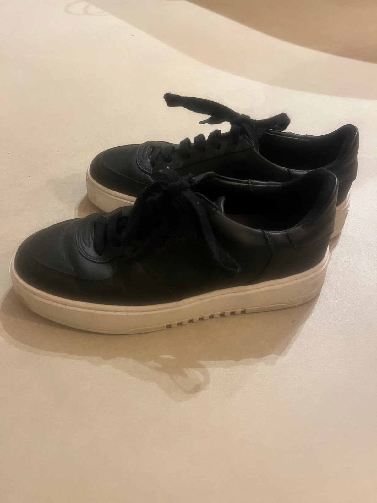 Axel Arigato Sneakers Maat 41, Kleding | Heren, Ophalen of Verzenden, Gedragen, Zwart, Sneakers of Gympen
