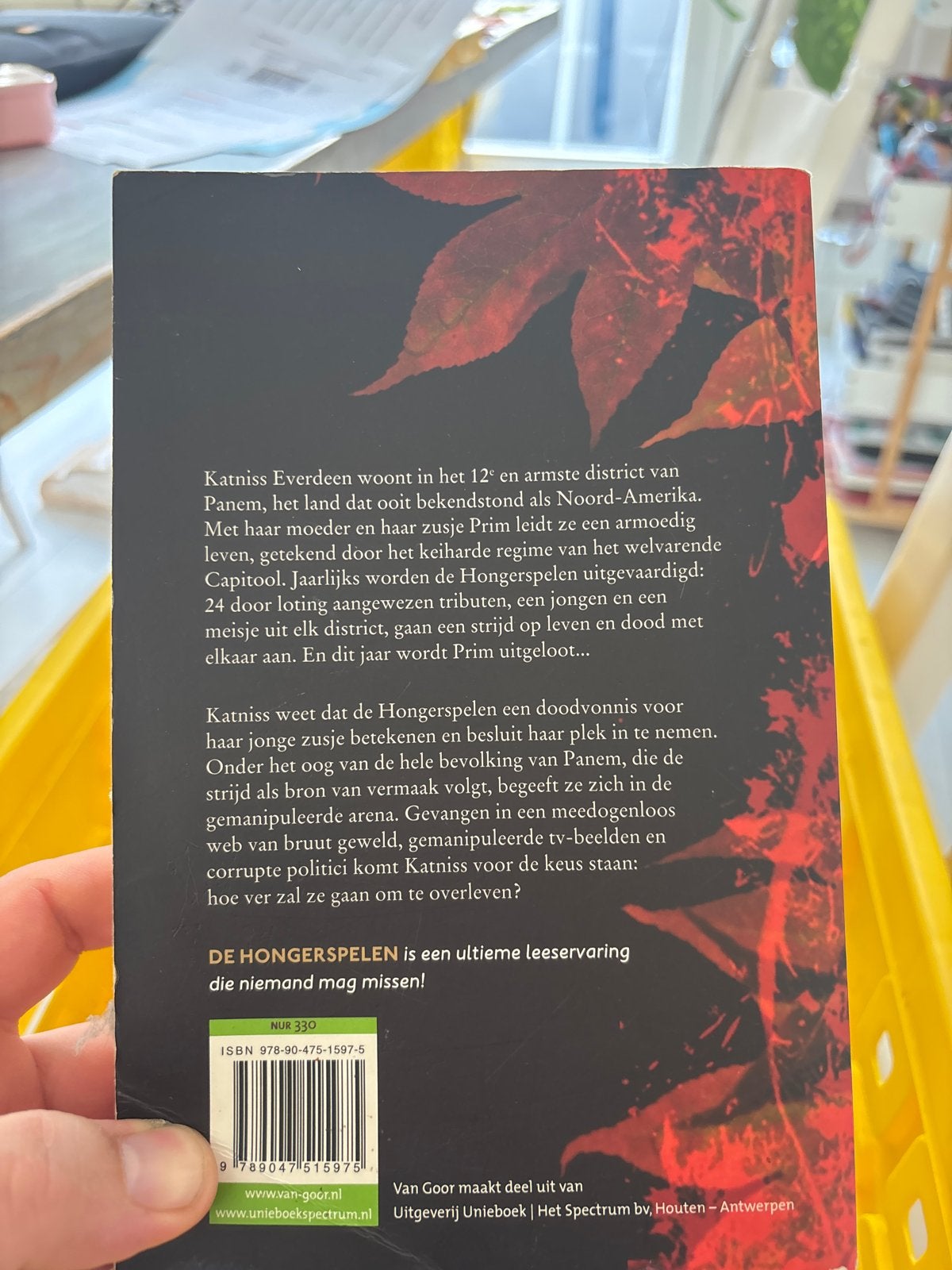 De Hongerspelen - Suzanne Collins (Paperback), Boeken, Ophalen of Verzenden, Gelezen
