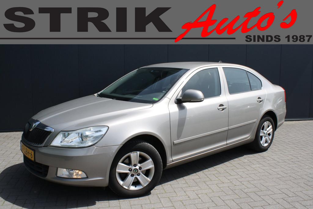 Skoda Octavia 1.2 TSI Ambition Business Line - NAVIGATIE - C, Auto's, Skoda, Voorwielaandrijving, Stof, Gebruikt, Zwart
