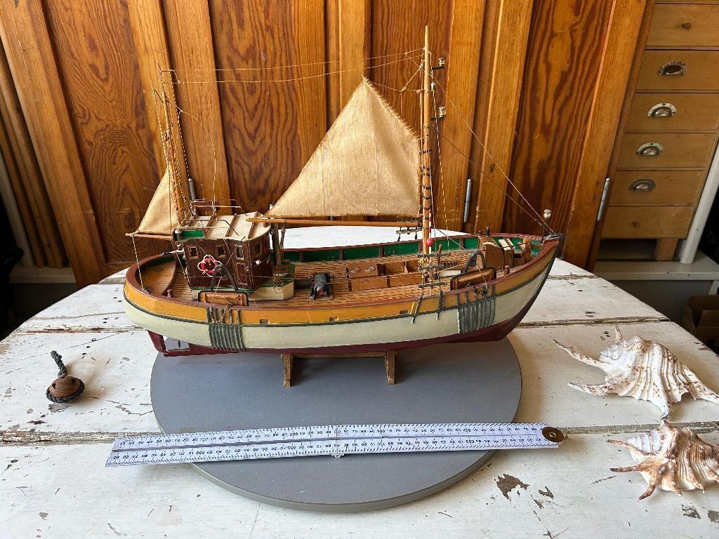 Modelboot visserman, Ophalen of Verzenden, Zo goed als nieuw