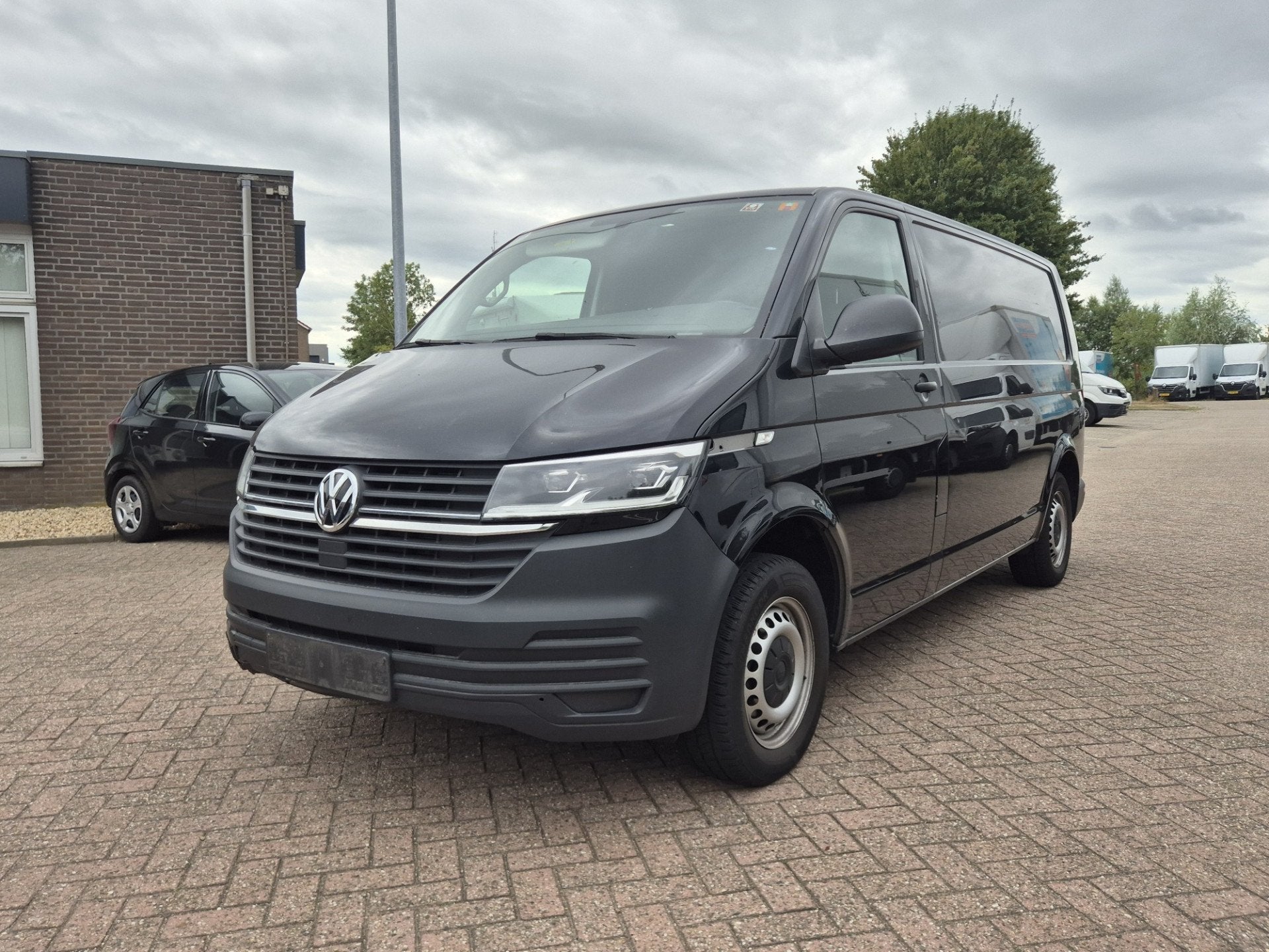 Volkswagen Transporter 2.0 TDI L2H1 Automaat 3 persoons / ac, Auto's, Bestelauto's, Gebruikt, Zwart, 4 cilinders, 150 pk