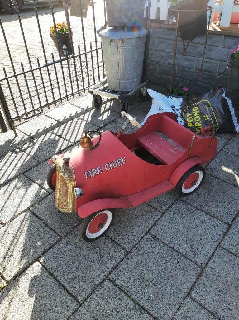 Vintage Rode Trapauto 'Fire Chief' - Klassiek Speelgoed, Ophalen of Verzenden, Gebruikt