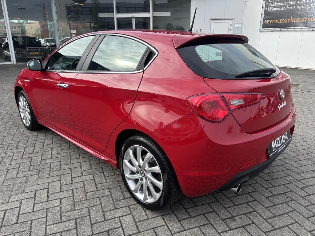 Alfa Romeo Giulietta 1.4 Turbo Turismo Climate Led Cruise St, Gebruikt, 4 cilinders, Leder en Stof, Origineel Nederlands