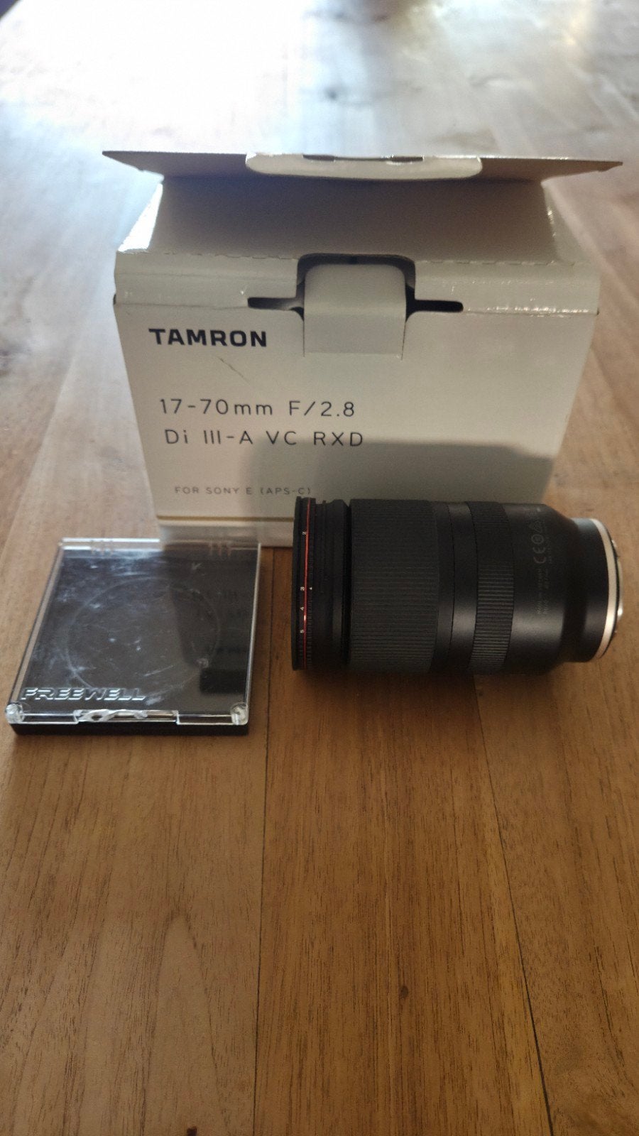 Tamron 17-70mm F/2.8 Di III-A VC RXD voor Sony E, Ophalen, Sony E-mount, Zo goed als nieuw, Zoom