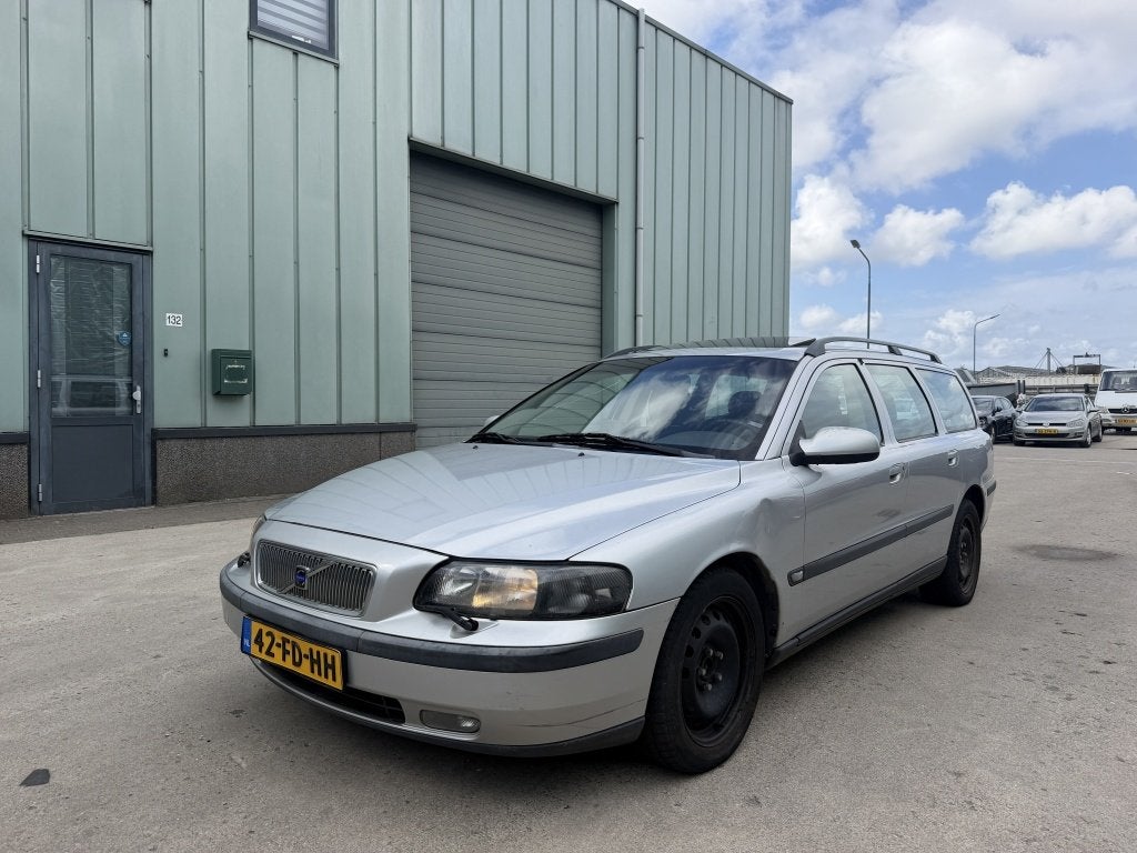 Volvo V70 2.4 T Comfort Line (bj 2000), Auto's, Voorwielaandrijving, Leder en Stof, Automatische klimaatregeling, Volvo
