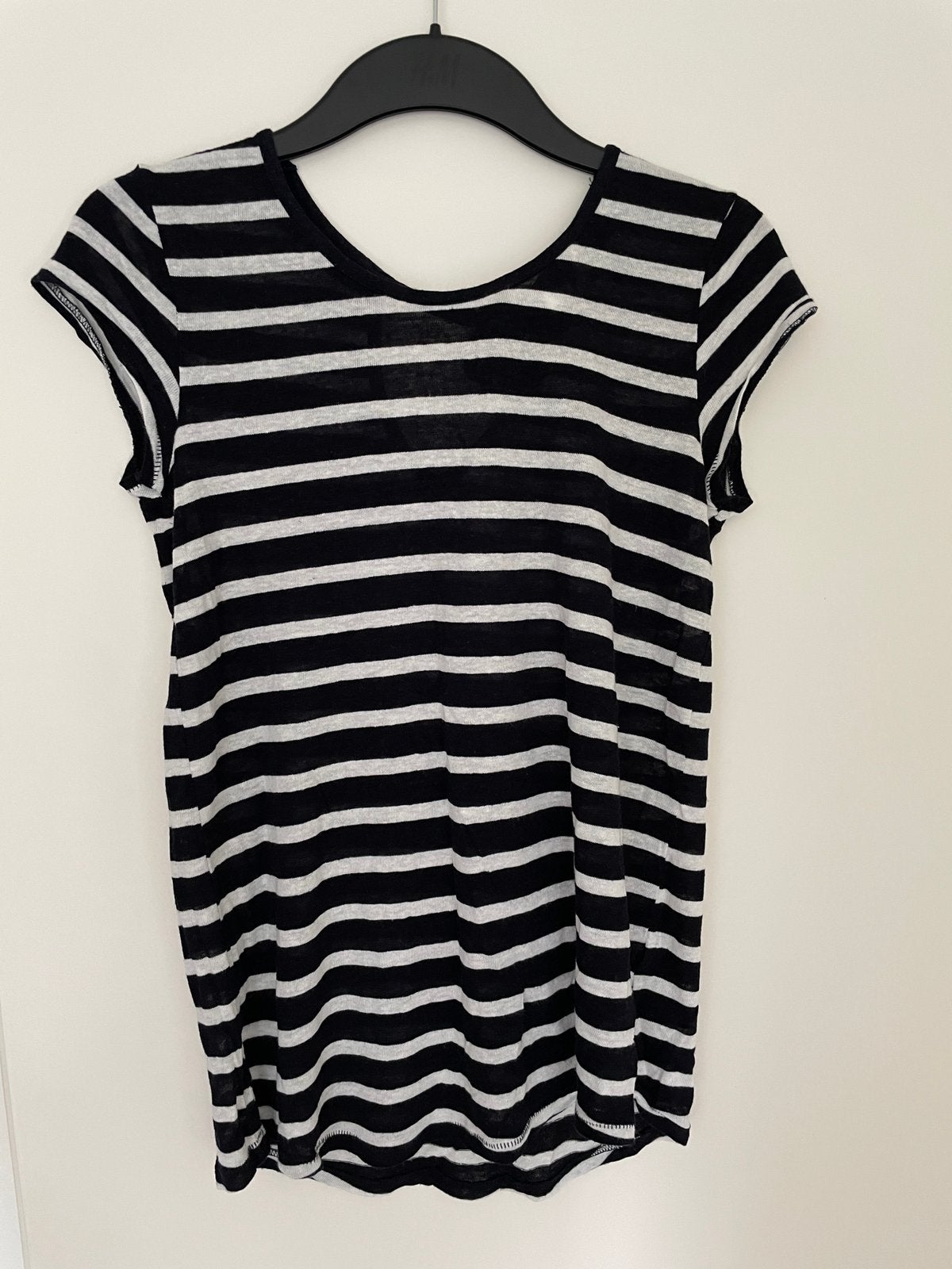 Donkerblauw met wit gestreept linnen tshirt van h&m maat S, Kleding | Dames, T-shirts, Blauw, Ophalen of Verzenden, Zo goed als nieuw