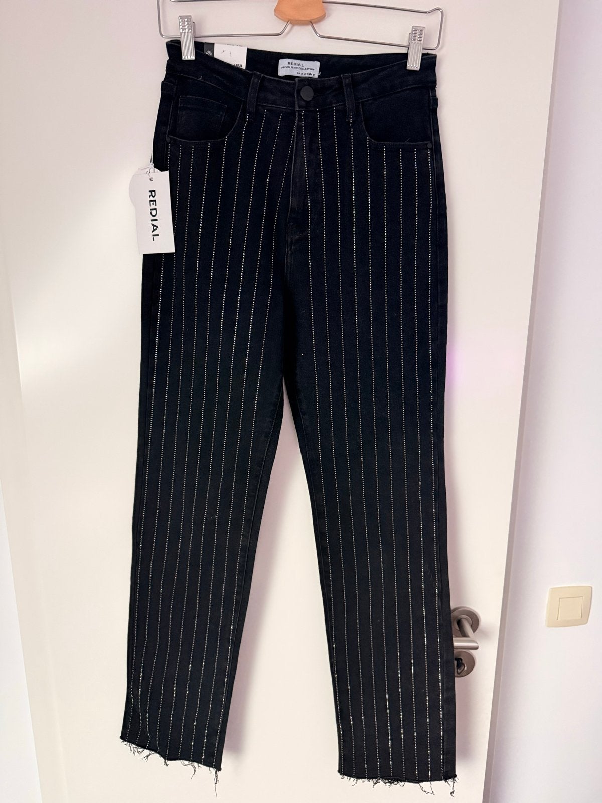Nieuwe Redial Diamonds Straight Jeans - Zwart met strass, Verzenden, Nieuw, Zwart, W30 - W32 (confectie 38/40)