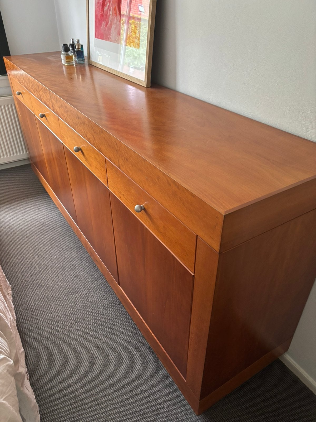Prachtig notenhouten dressoir, Ophalen, Strakke stijl, prachtig gemaakt, Gebruikt, Met deur(en)
