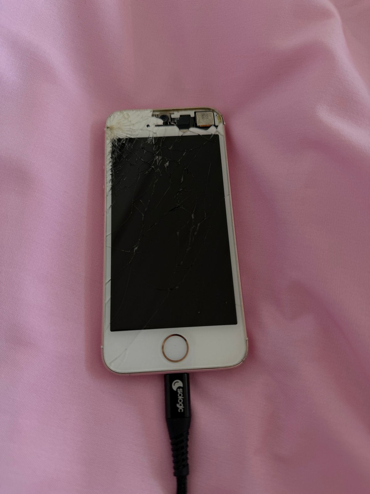 iPhone SE (2016) met kapot scherm - voor onderdelen/reparati, Gebruikt, Verzenden, IPhone SE (2016), Apple