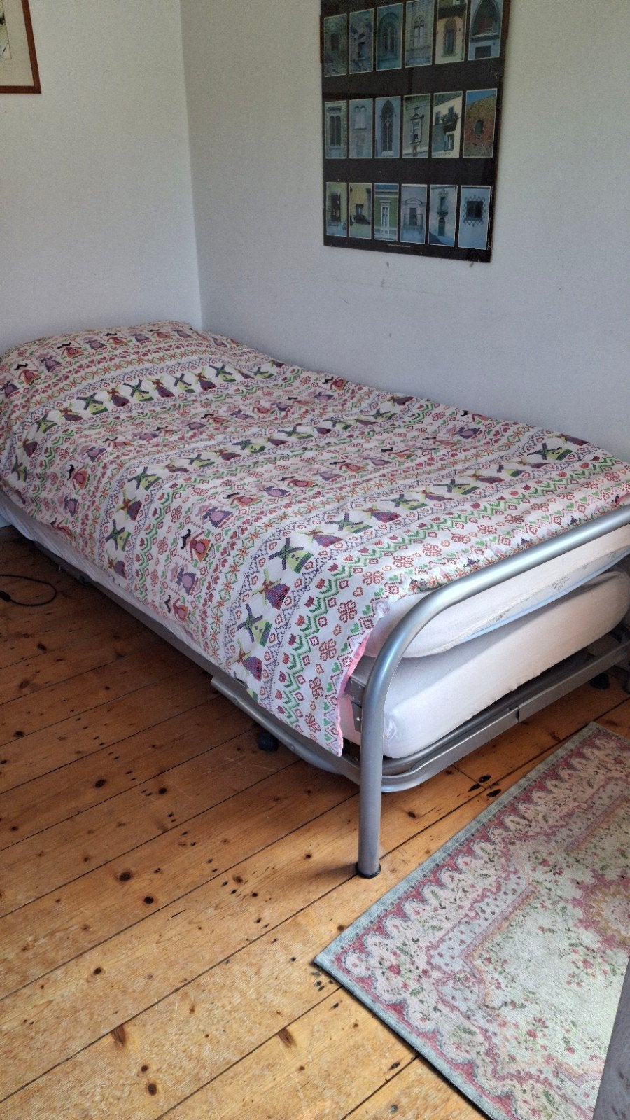 Uitschuifbaar bed met verstelbare poten, Huis en Inrichting, Ophalen, 90 cm, Eenpersoons, 200 cm