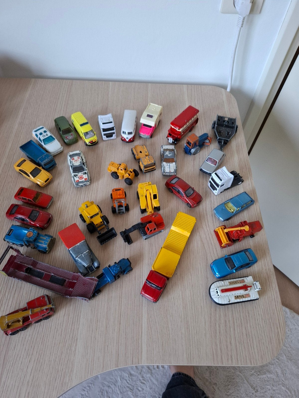 Verzameling van diverse metalen vintage speelgoedauto's en v, Ophalen, Gebruikt