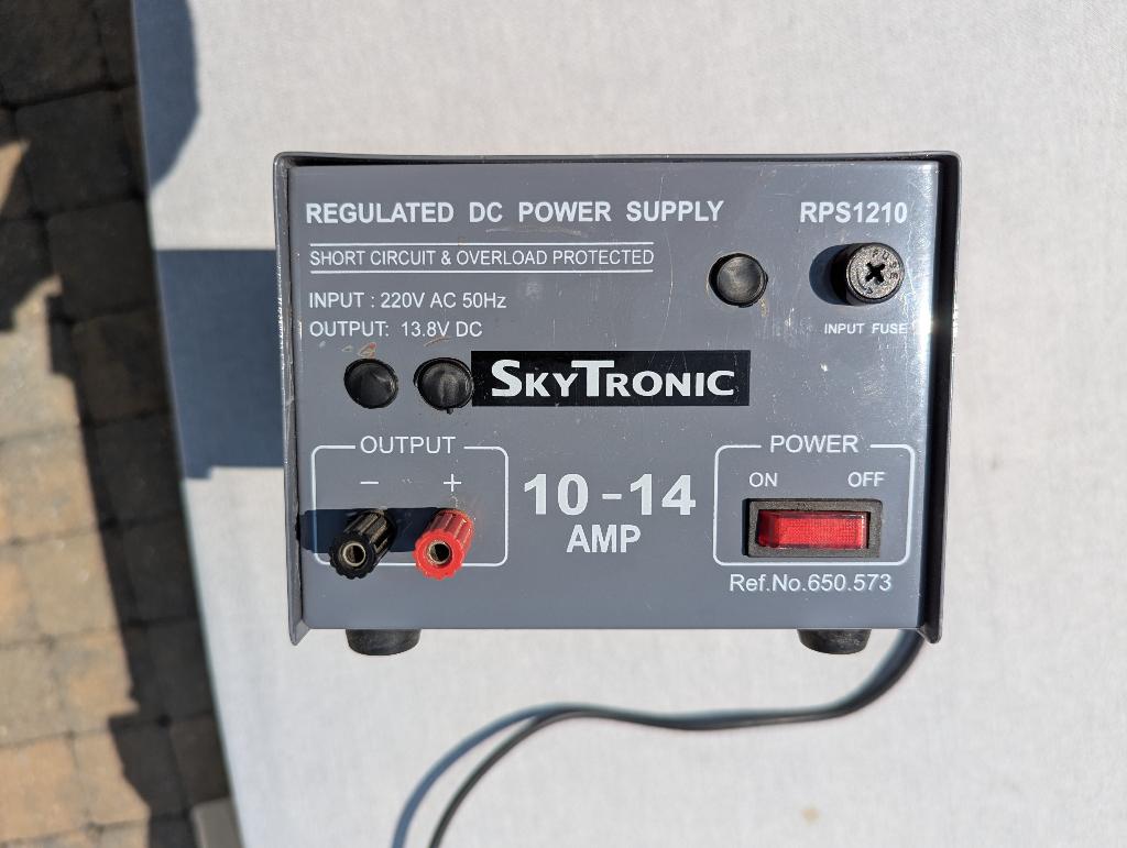 skytronic rps1210 voeding 13,8v 10-14A, Ophalen of Verzenden, Gebruikt