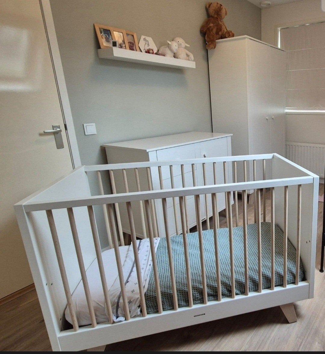 Complete Kidsmill babykamer + vele extra's, Ophalen, Zo goed als nieuw, Ledikant