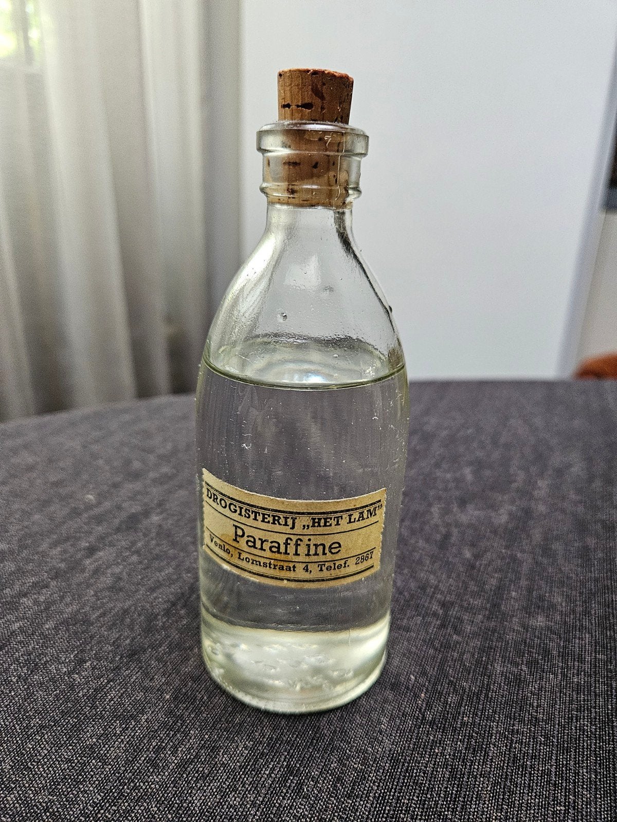 Antieke Paraffine Fles van Drogisterij "HET LAM" Venlo, Ophalen of Verzenden