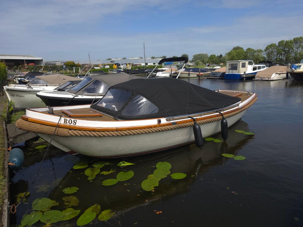 Zeer nette Makma Vlet luxe uitvoering met teak, Watersport en Boten, Ophalen, Binnenboordmotor, Zo goed als nieuw, Vlet
