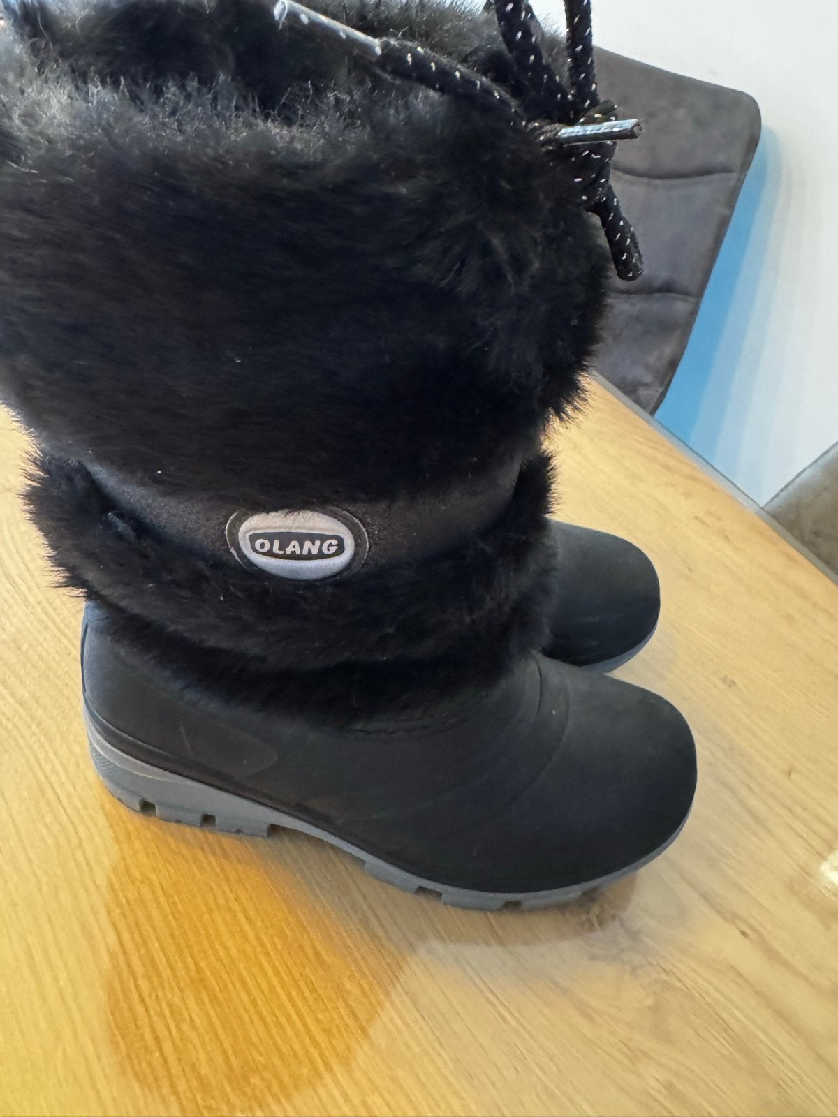 Olang Snowboots Maat 33-34 - Zo goed als nieuw, Ophalen of Verzenden, Zo goed als nieuw, Maat 34 (XS) of kleiner