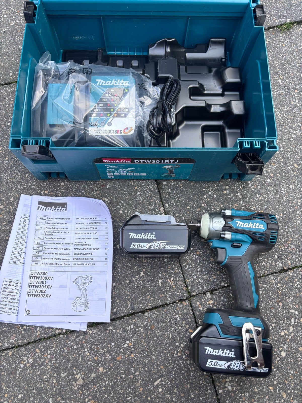 Nieuwe Makita DTW301RTJ Accu Slagmoersleutel 18V 5.0Ah, Doe-het-zelf en Verbouw, 600 watt of meer, Variabele snelheid, Overige typen
