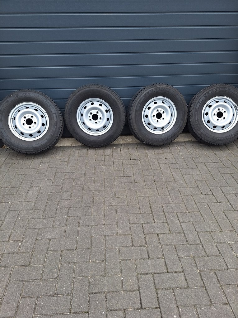Te koop Stalen velgen Fiat Ducato 16 Inch steek 5x130 et 68, Auto-onderdelen, Banden en Velgen, Ophalen, Velg(en), 16 inch, Bestelwagen