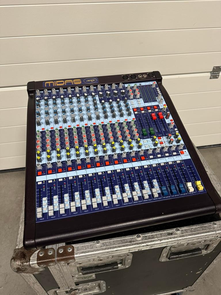 Midas Venice 160 incl. Flightcase, Muziek en Instrumenten, Mengpanelen, Ophalen, Zo goed als nieuw, 20 kanalen of meer
