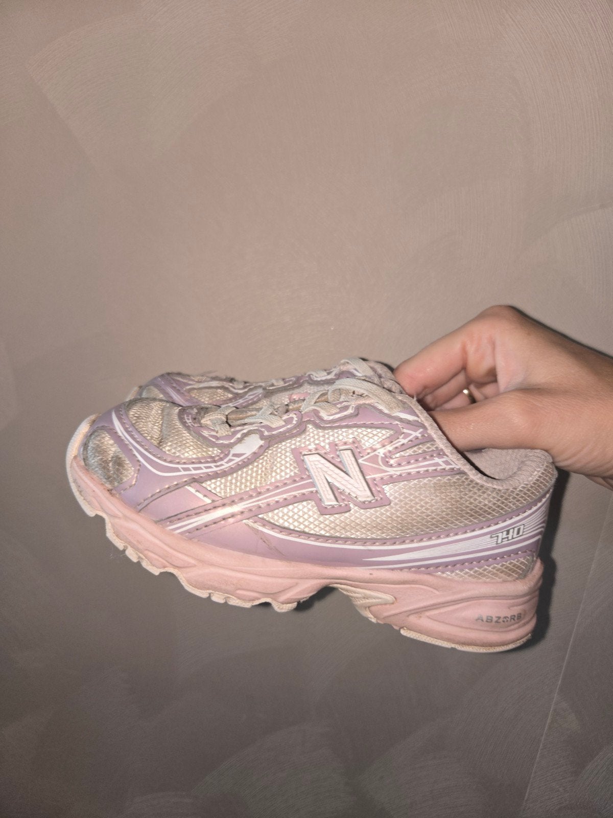 New balance sneakers lichtroze maat 26, Gebruikt, Meisje, Schoenen, Ophalen of Verzenden