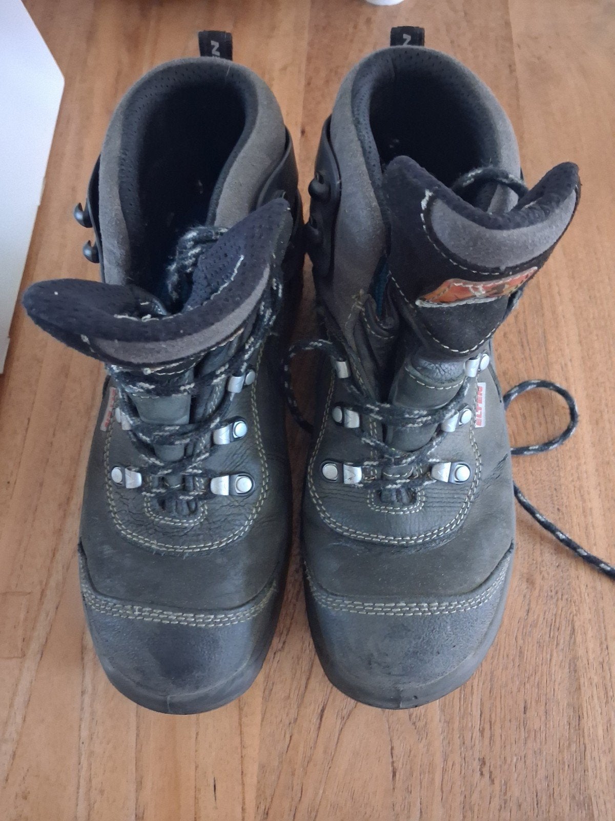 Werkschoenen maat 41 stalenneuzen, Ophalen, Zo goed als nieuw, Schoenen